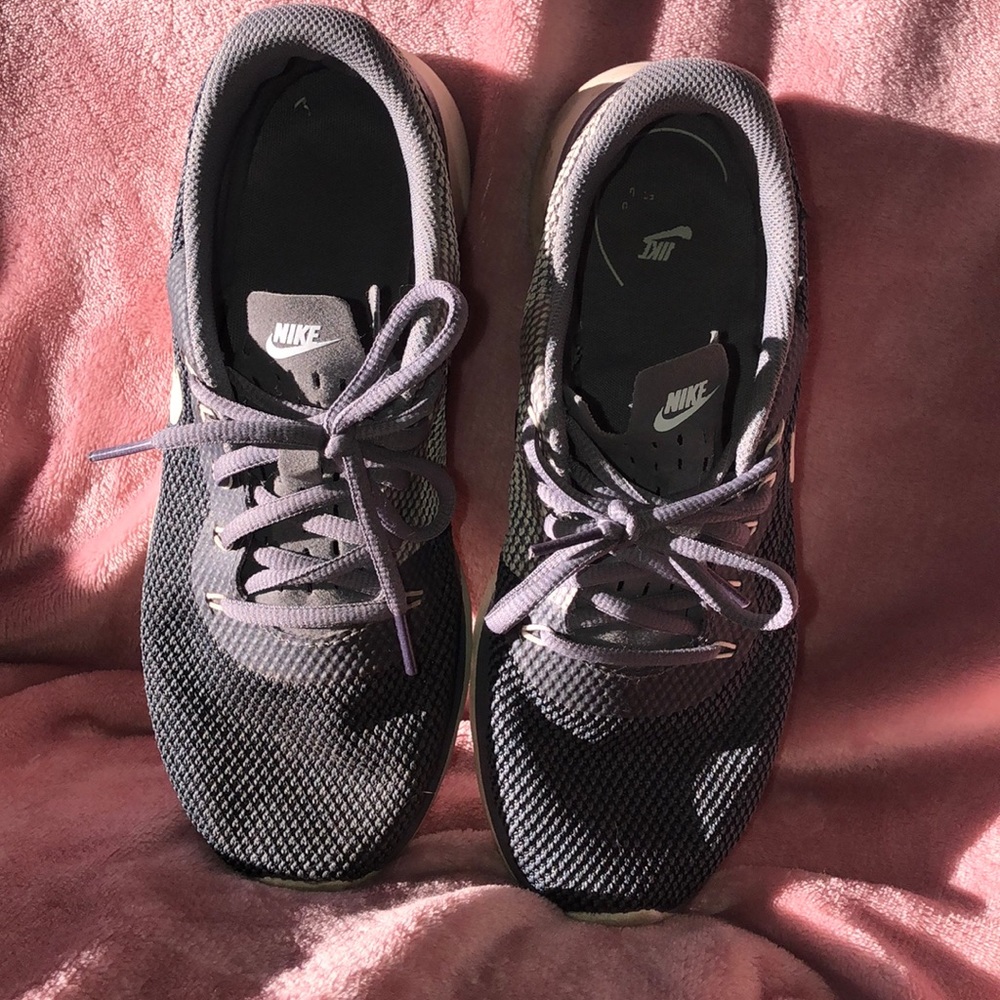 Used Nike sneakers!